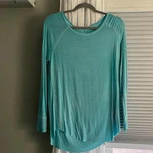 American Eagle long sleeve tshirt